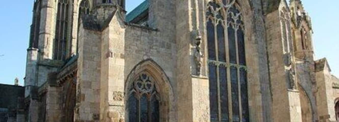 Howden Minster, Howden, East Riding of Yorkshire, England West front of the Minster church of St.Peter & St.Paul