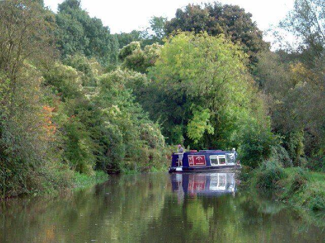 Oxford Canal. Looking to the South, the Oxford Canal to the North of Pigeons Lock.
