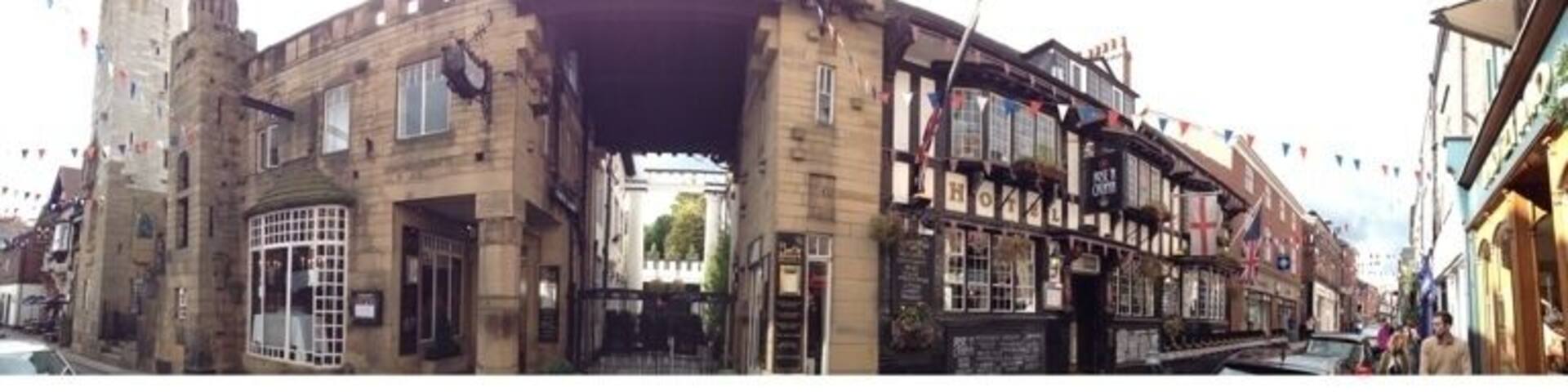 Belle Époque Brasserie and Rose & Crown Hotel panorama, Kings Street