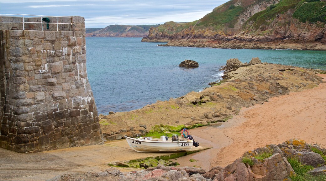 拉格列弗德雷克 设有 崎嶇的海岸線, 綜覽海岸風景 和 沙灘