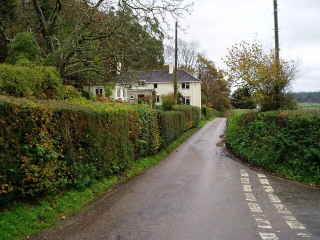 Valley View, Woodhouse Lane East Devon Way continues towards Uplyme.