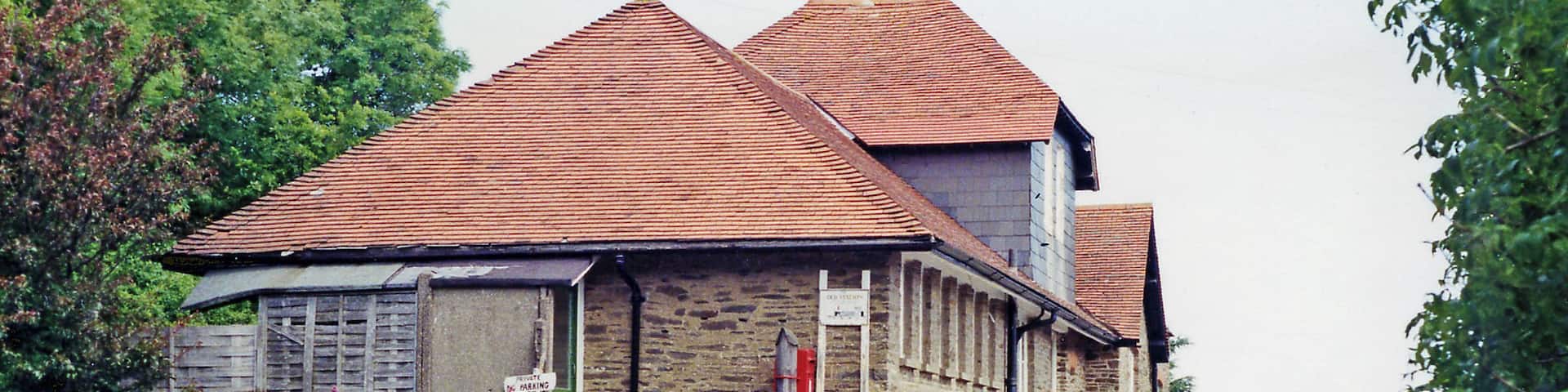 Lynton: former Lynton & Barnstaple Railway terminus, 1991. View northward towards the village: ex-Lynton & Barnstaple 1'11½" line, closed 29/9/95. This house is little changed since my shot 31 years earlier