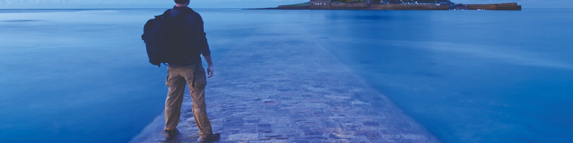 The Way Is Shut
Check out this amazing path to St Micheal's Mount. The monastery is only accessible at low tide as the only path in disappears into the waves.
Hope you all had an amazing weekend. Where did you find some adventure ??
#BVSBlue