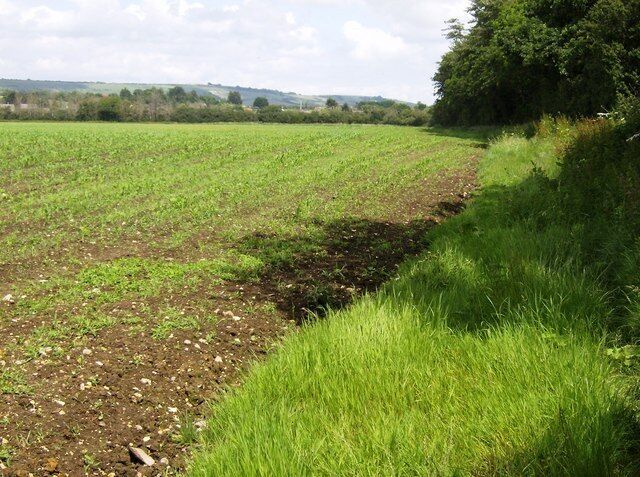 Footpath towards Merstone The path skirts the south-eastern edge of this field, heading towards Merstone. It meets National Cycle Network route 23 (on the old railway line) at the hedge at the end of the field.