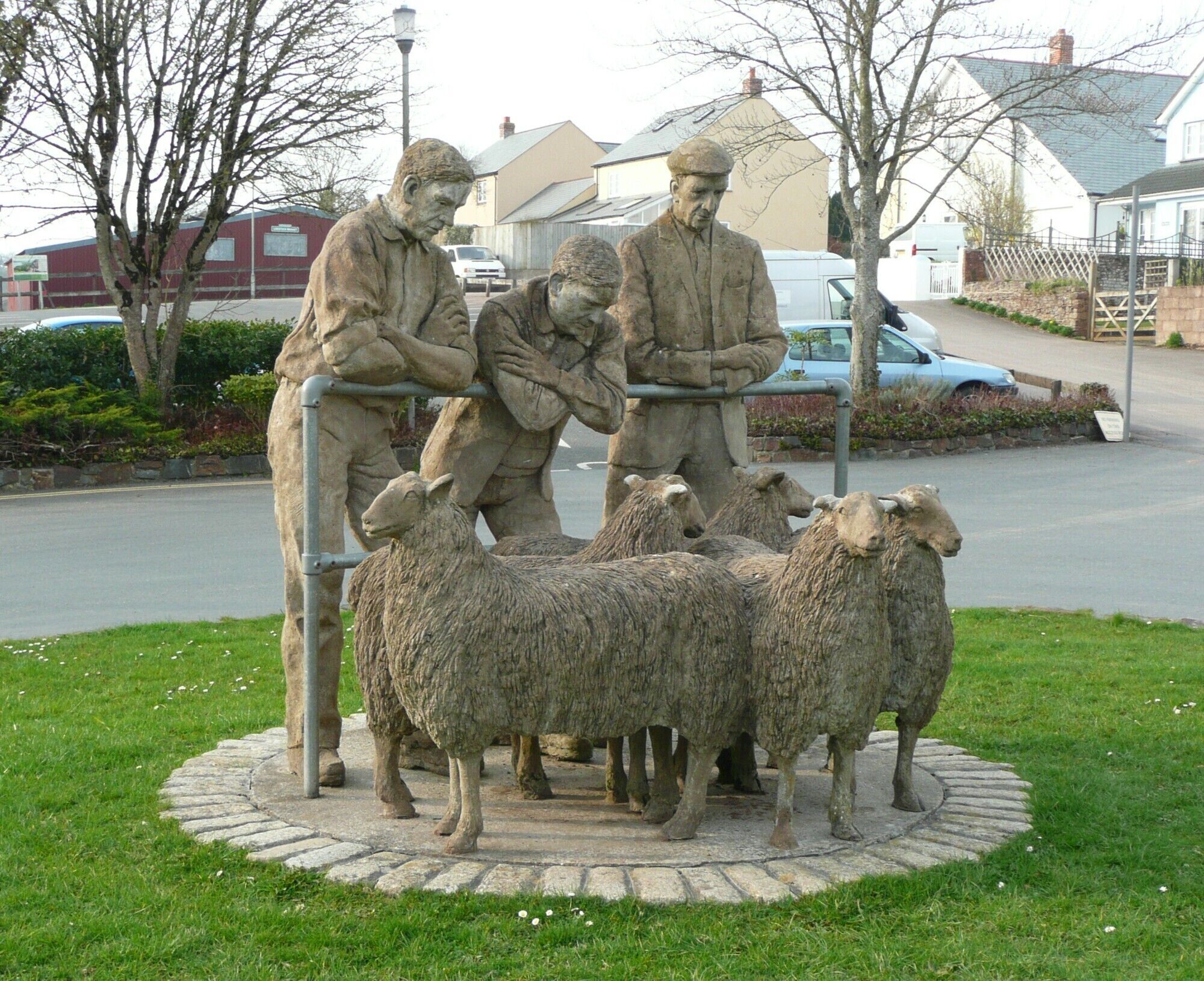Sheep sculpture by Roger Dean, Hatherleigh The conventional view from the front.