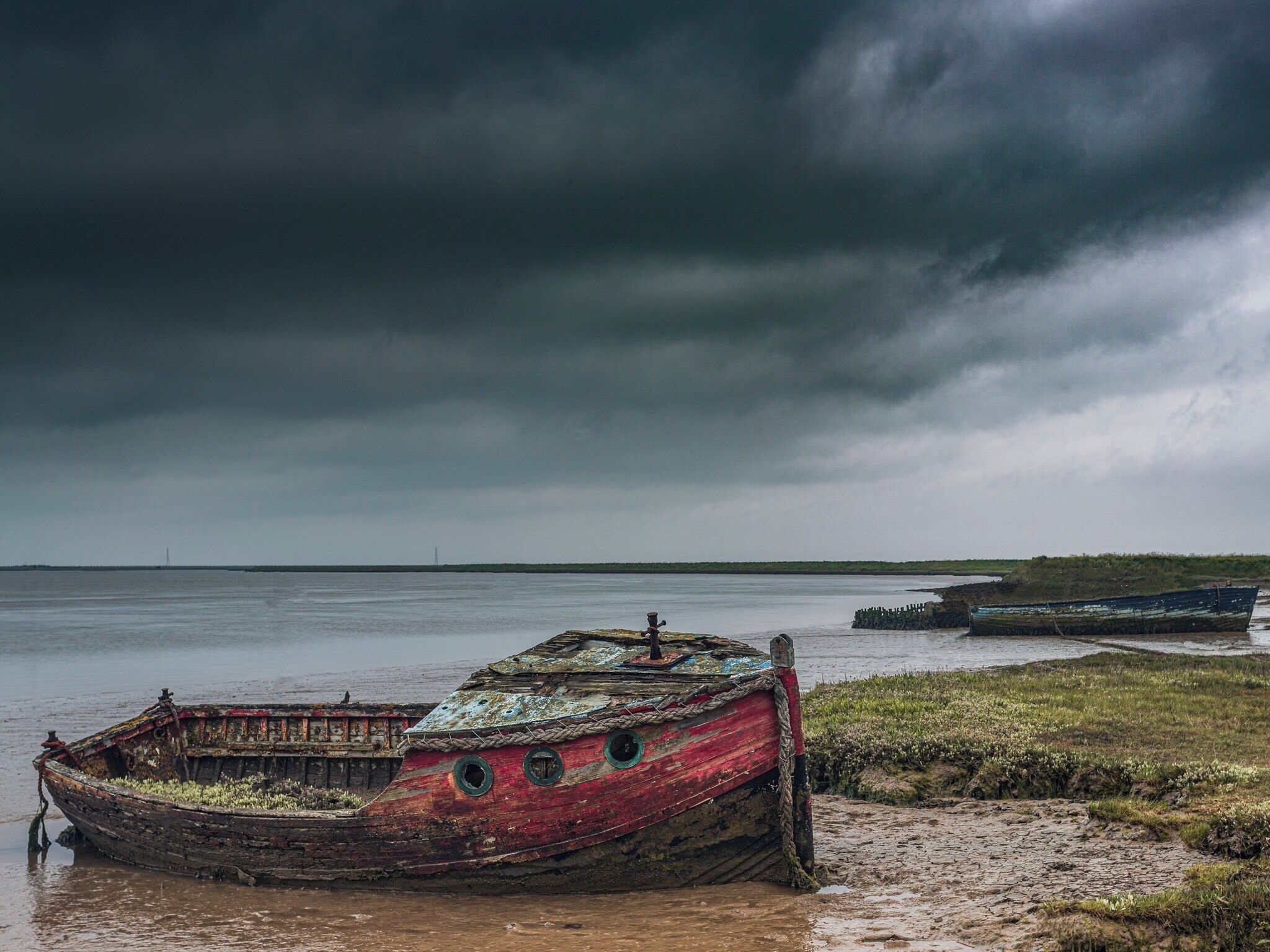 Mmm....... moody Monday morning.