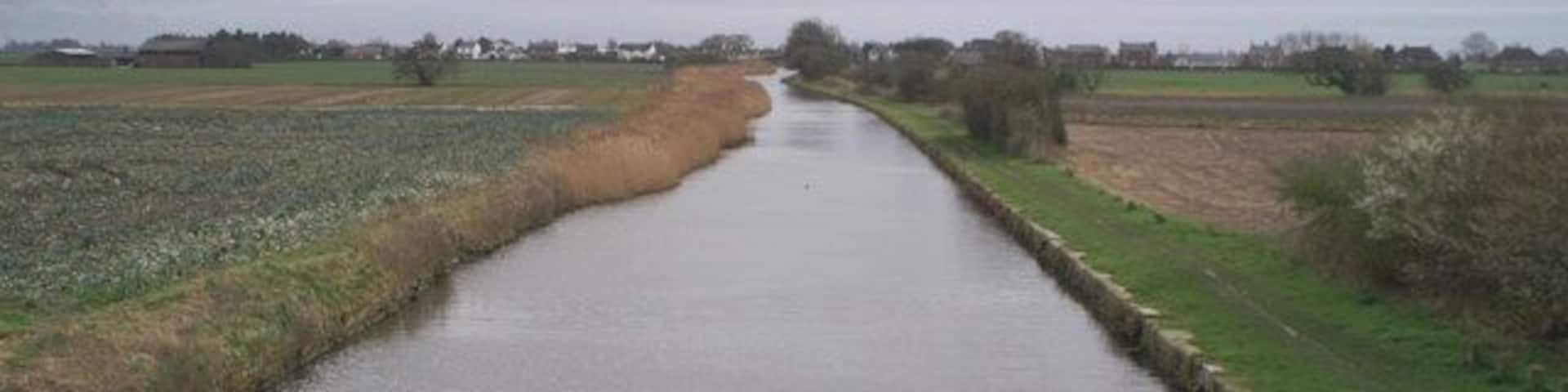 South from Hulme's Bridge. The stretch to Halsall Warehouse Bridge on the Leeds & Liverpool Canal