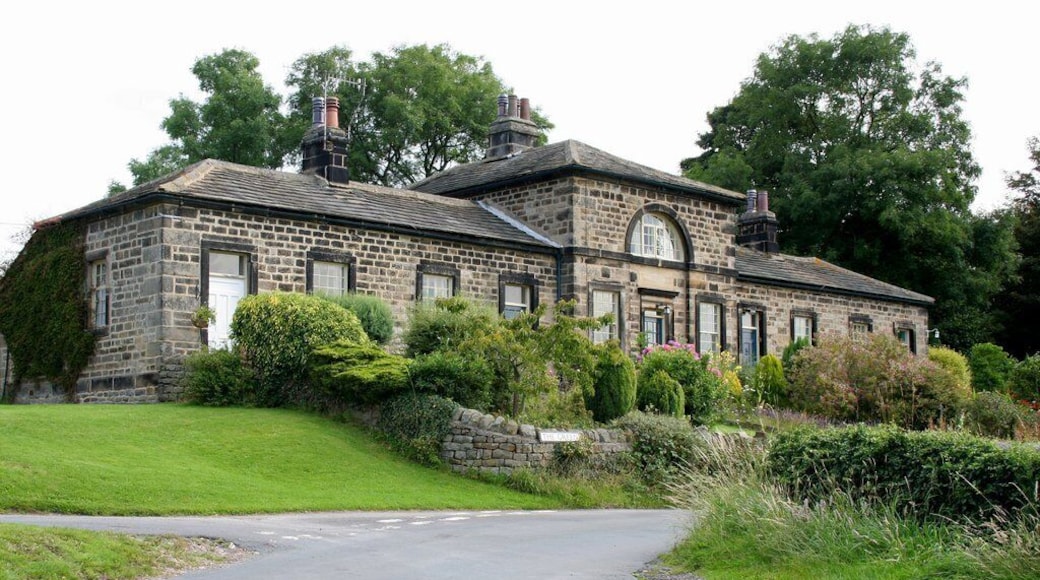 Almshouses, Leathley