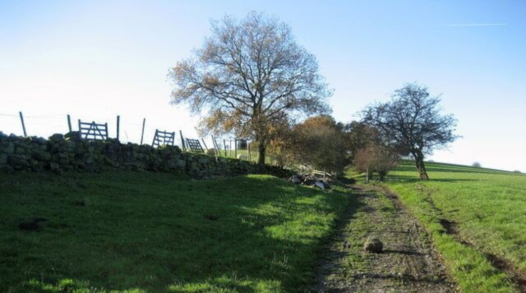 Ebor Way near Bank Side Farm The Long Distance Footpath heading west from the farming complex.