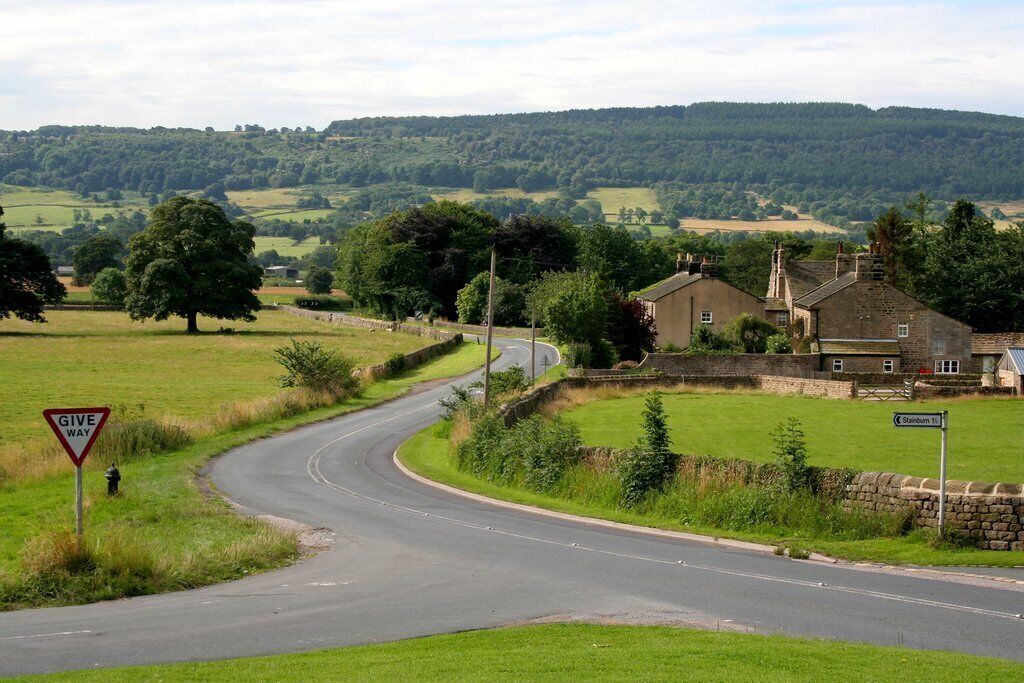 Looking South from Leathley. Looking south from the village hall car park. The water pump is in the next square and a closer view can be seen here: 1426402