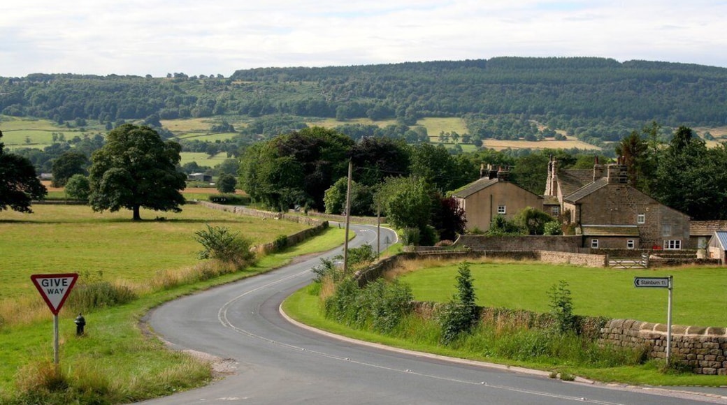 Looking South from Leathley. Looking south from the village hall car park. The water pump is in the next square and a closer view can be seen here: 1426402