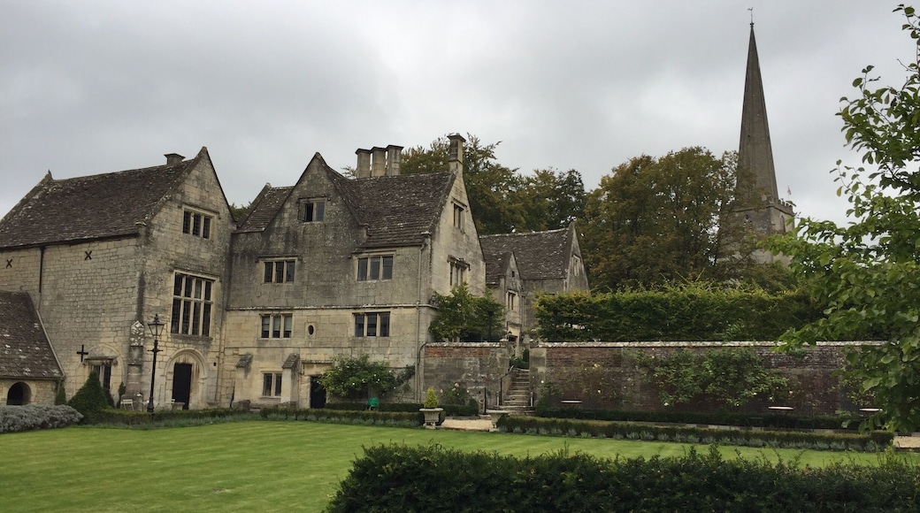 The Courthouse Manor