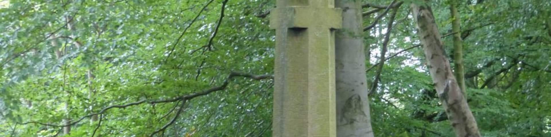 This is a photo of listed building number 1330008.