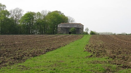 Barn on the north end of Church Copse