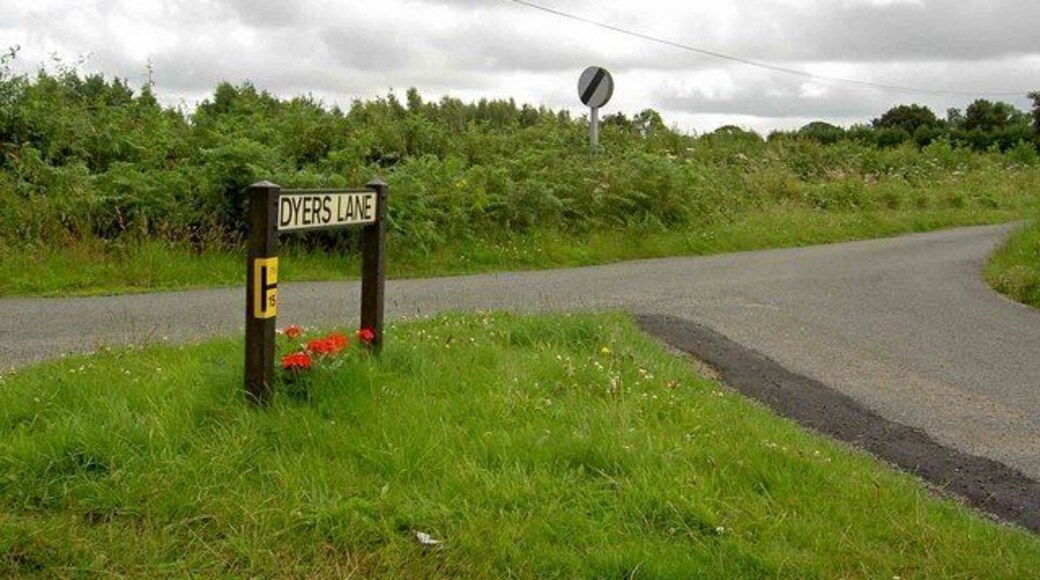 Dyers Lane Junction with Chaingate Lane.