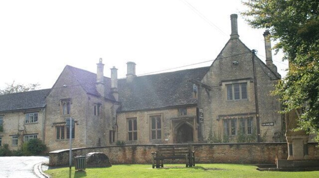 The Shaven Crown Hotel, Shipton Under Wychwood Sir Oswald and Lady Mosley were resident at this hotel under police supervision for a period from 7th December 1943 http://www.open.ac.uk/Arts/history-from-police-archives/docCCCMosley3_1.html
