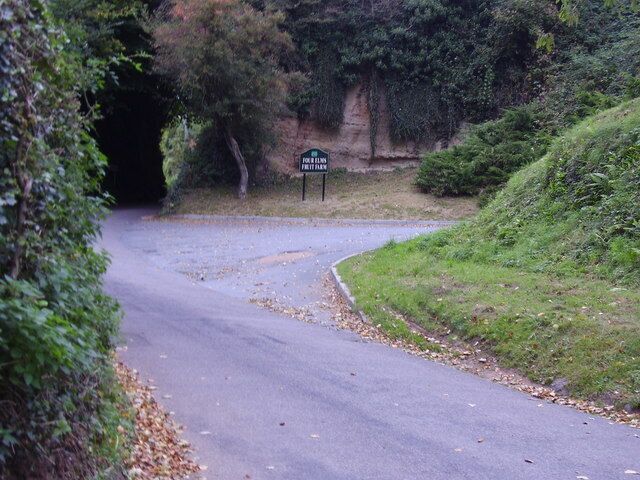 Pick your own Entrance to Four Elms Fruit Farm at Harpford.