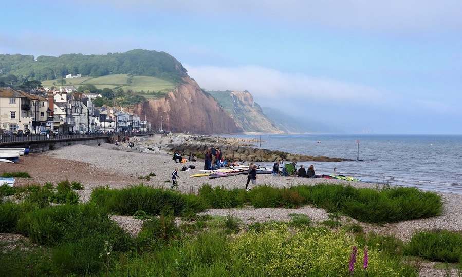 Sidmouth, England, is a tourist destination and a gateway to the Jurassic Coast World Heritage Site. A large part of the town has been designated a conservation area.
#BeachTips