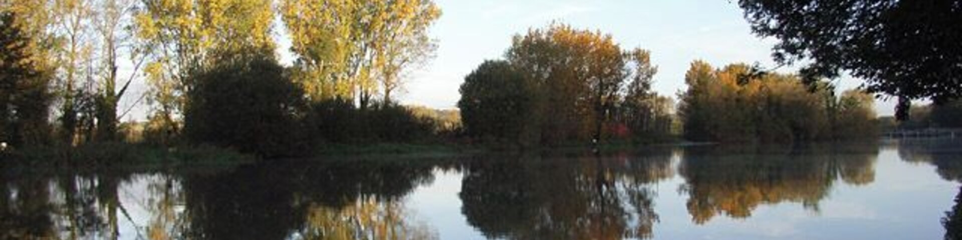 The River Thames, Sonning. Between the lock and Blue Coat School's boathouse on an autumn morning, for a spring version see 409882.