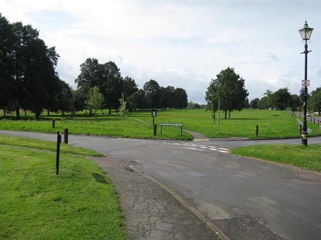 North Common Road A view south-westwards across Redbourn Common from the most northerly part. A large common [30 acres = 12 ha] of semi-natural grassland, bisected from here to Church End by an avenue of lime trees, used as school playground, cricket and football fields, village open space, and once upon a time a meeting place for the hunt.