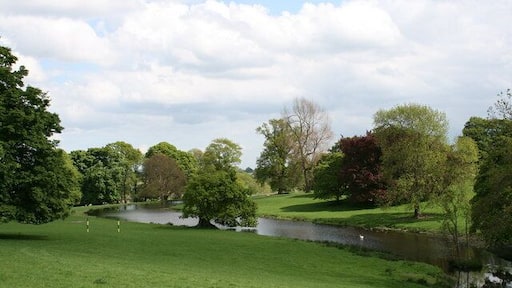 Home Lake On the Swinton Park estate the Castle is divided from the parkland by Home Lake, designed to give the impression of a river.