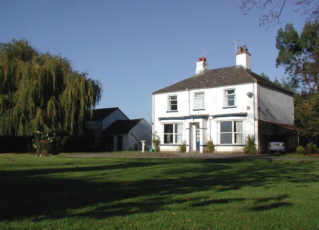 Hall Farm, Church Fenton The farmhouse at Hall Farm, looking northwest from the public footpath between Hall Lane and Little Fenton.