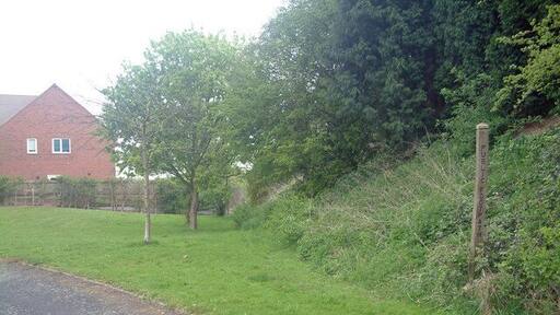 Start of north footpath out of Edingale