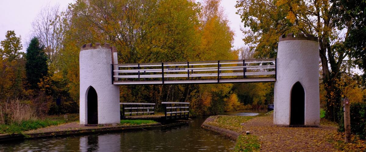 Nice afternoon walk with the bridge standing out against the autumn colours