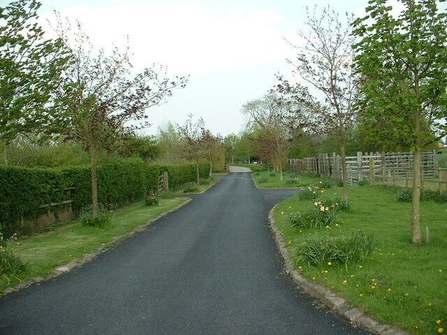 Driveway near Bunbury Heath. I think this leads to a private house.