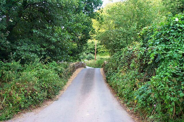 Bridge near Harberton - South Hams. A small road bridge over the Harbourne river just west of Harberton.