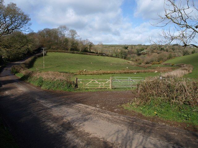 Lane near Halwell Here a permissive path leaves the lane from Halwell to Moreleigh down this valley of a tributary of Boreston Brook.