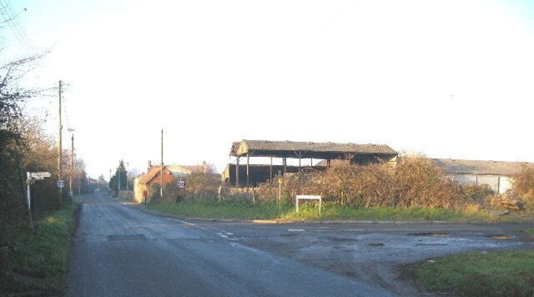 East Town Road. Looking northwest along Bratton Road at West Ahston, at the junction with East Town Road.