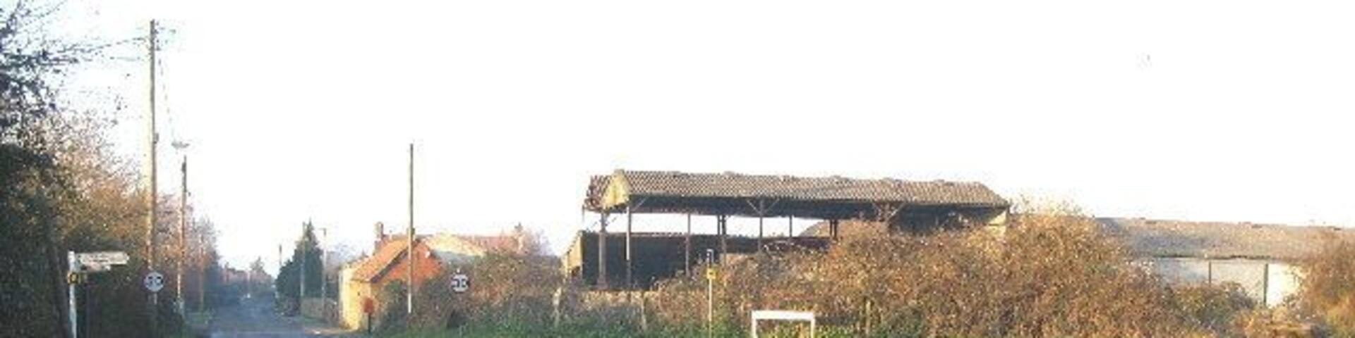 East Town Road. Looking northwest along Bratton Road at West Ahston, at the junction with East Town Road.