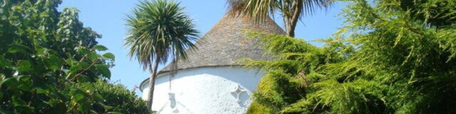 Round house in centre of Veryan village