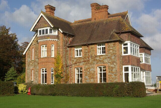 Highbullen Victorian house, built in the 1870s, now a hotel. Most of the rooms, however, are in annexes in the grounds, together with extensive leisure facilities including an 18-hole golf course.