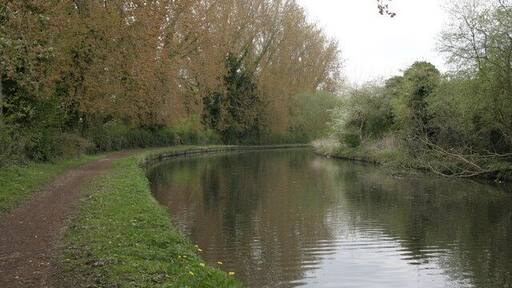 Grand Union Canal near South Harefield Taken from the London Loop/Colne Valley Trail footpath.