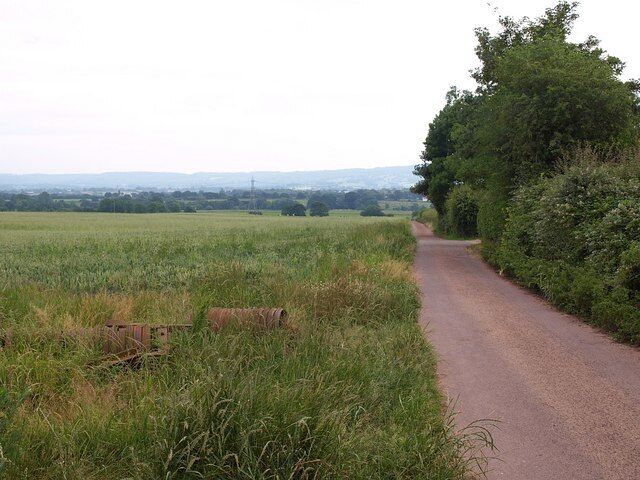 Road near Farthings Close This road past Monument View carries a footpath towards the West Deane Way near the Tone.