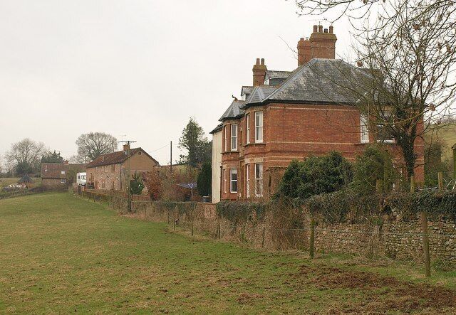Houses at Greenway Greenway just about constitutes a hamlet at the western edge of Sampford Arundel, on the lane from Millmoor. Seen here from footpath WG 10/17.