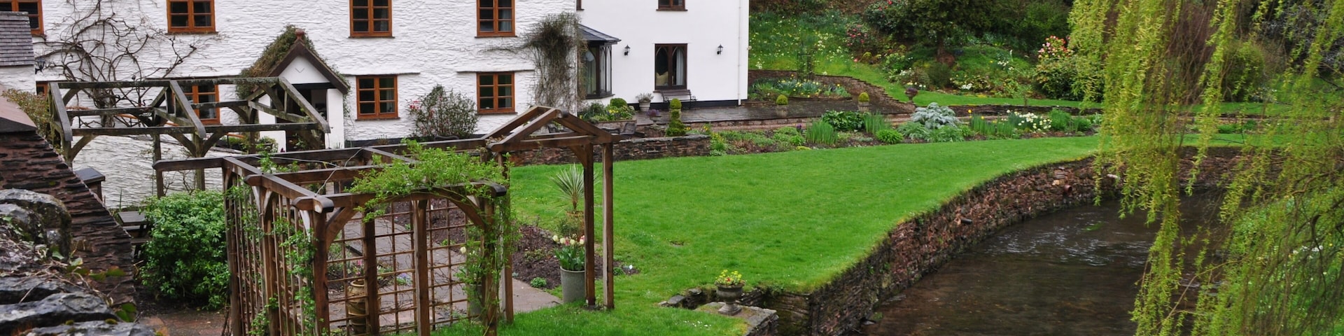 Stawley : River Tone & House