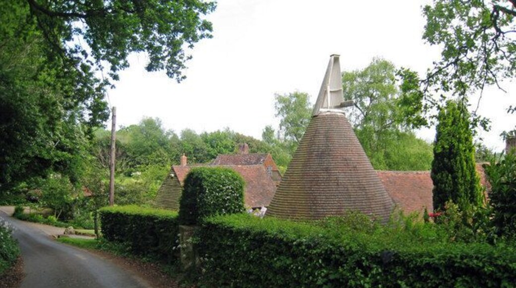 Oast House at Toys Hill Farmhouse, Brasted, Kent Single round kiln oast house. Grade II listed http://www.imagesofengland.org.uk/details/default.aspx?id=356940