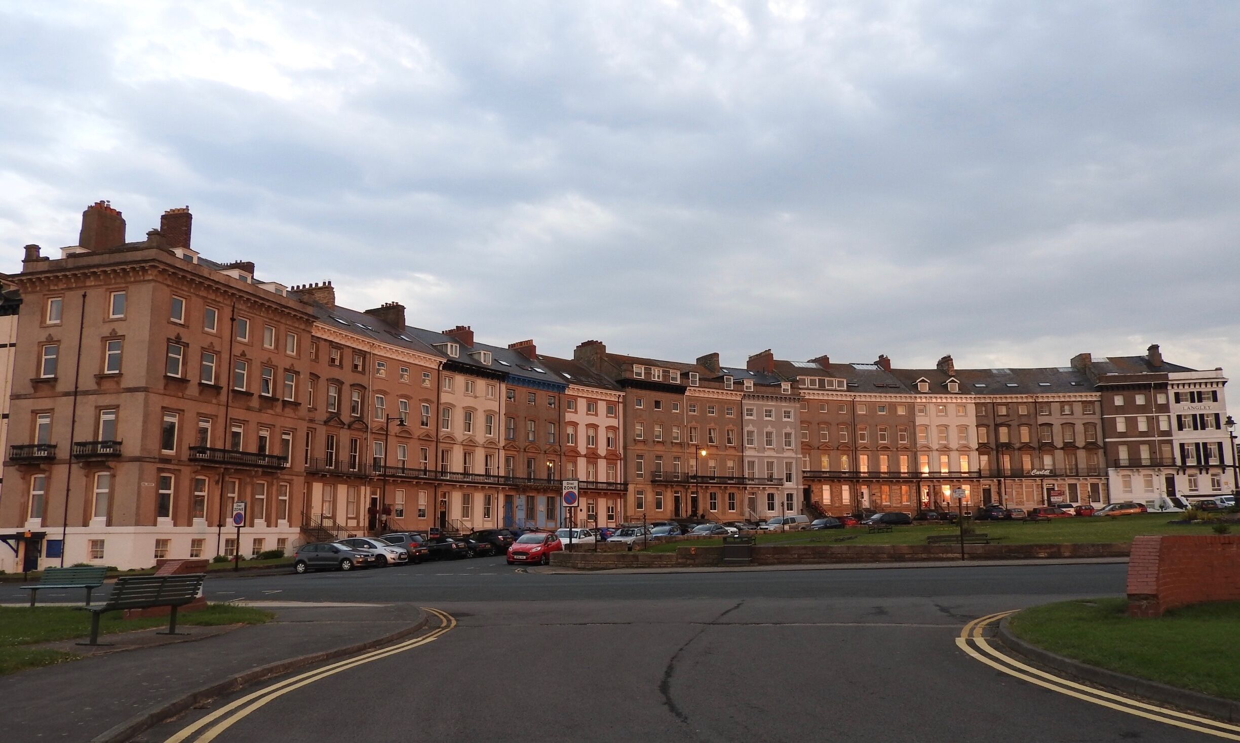 Royal Crescent in Whitby, England, is the first half of George Hudson's dream of outdoing Bath. Unfortunately, before the crescent could be completed, Hudson's fame and his money ran out. At the Royal Crescent was the home where Bram Stoker stayed in 1890 in which he started to write his most famous book, 'Dracula', setting much of it in Whitby.

#InStone
#Golden #OnTheRoad