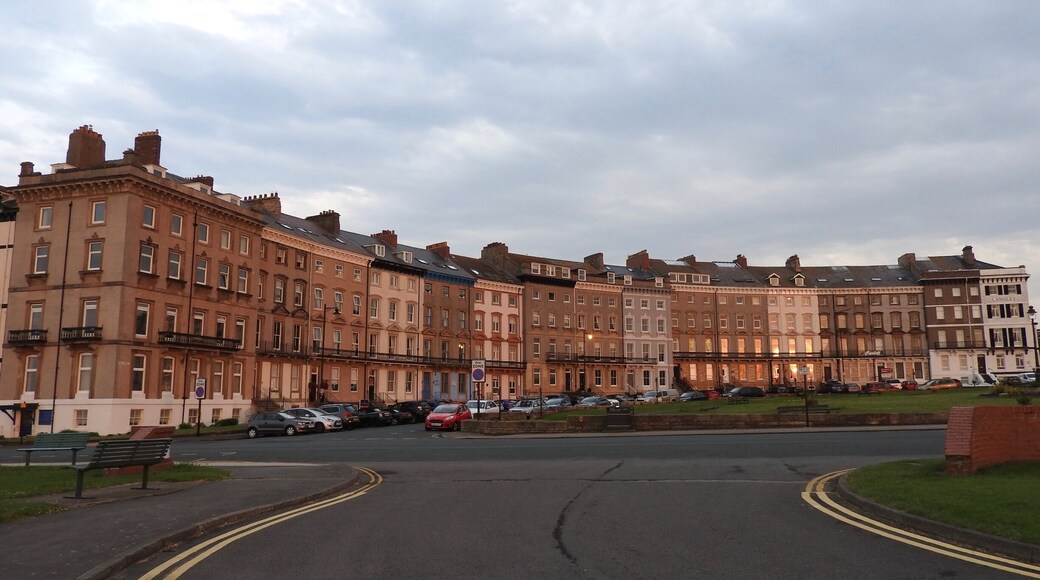Royal Crescent in Whitby, England, is the first half of George Hudson's dream of outdoing Bath. Unfortunately, before the crescent could be completed, Hudson's fame and his money ran out. At the Royal Crescent was the home where Bram Stoker stayed in 1890 in which he started to write his most famous book, 'Dracula', setting much of it in Whitby.
#InStone
#Golden #OnTheRoad