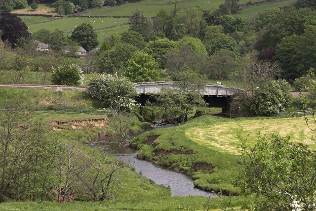 Railway bridge over the Esk The Middlesbrough to Whitby line crosses and recrosses the Esk many times between Danby and Whitby.