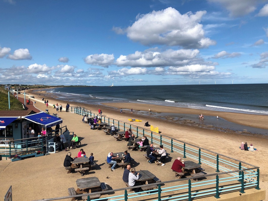 Whitley Bay is a seaside town on the north east coast of England.♥️
#ExploringTheNorthEastOfEngland #Summer2019 #LoveGreatBritain #England #BeautifulBritain