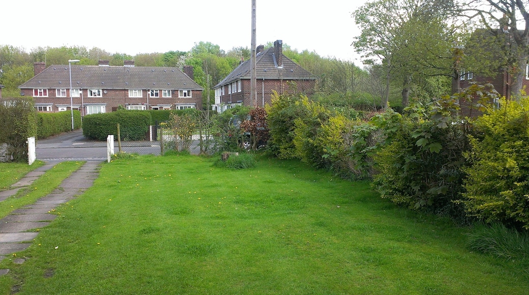 46 Barry road, northern moor, m23 0fa