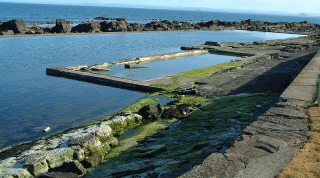Cardinal's Steps This swimming pool, freshly refilled twice a day by the tides, was despite its often chilly water temperatures a popular spot with local residents and summer visitors alike for many years until after WW2. It then fell into disuse, was vandalised and the local council decided to stop maintaining it.