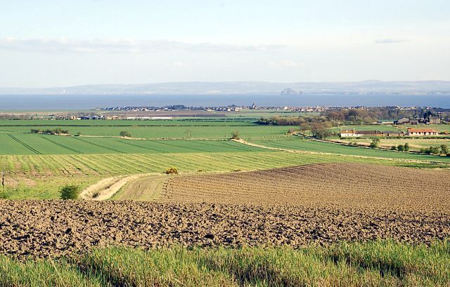 Near Gordonshall From around midway between Gordonshall and Carnbee looking towards Pittenweem.