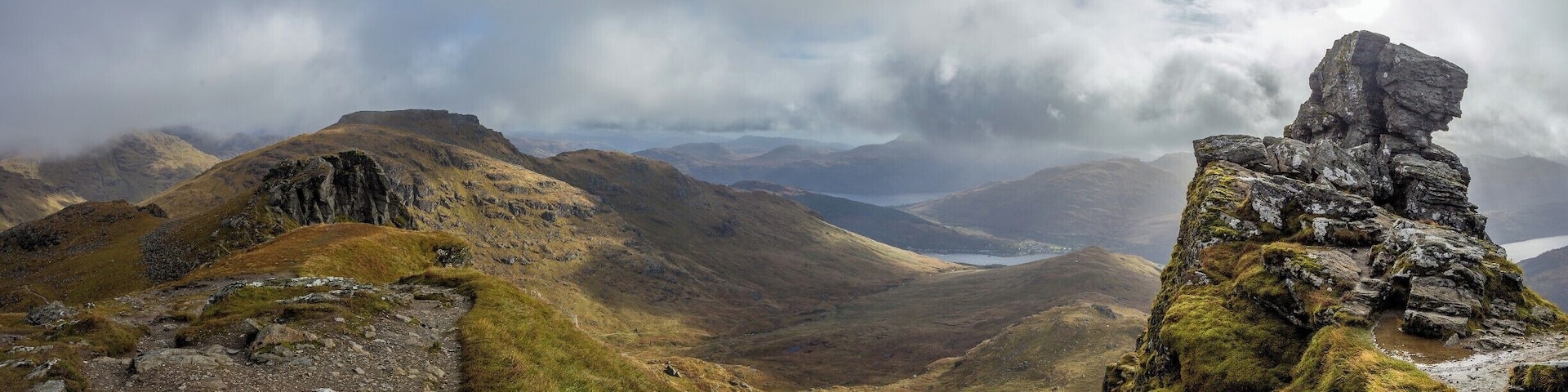 Panoramic view from the top of Ben Arthur, a.k.a. The Cobbler, during my last adventure in Scotland.
This is a fairly easy walk (11 miles, 4-6 hours) in the southern Highlands near Loch Lomond.
A good warm-up before a failed attempt at Ben Nevis the following day. Pictures to come later.