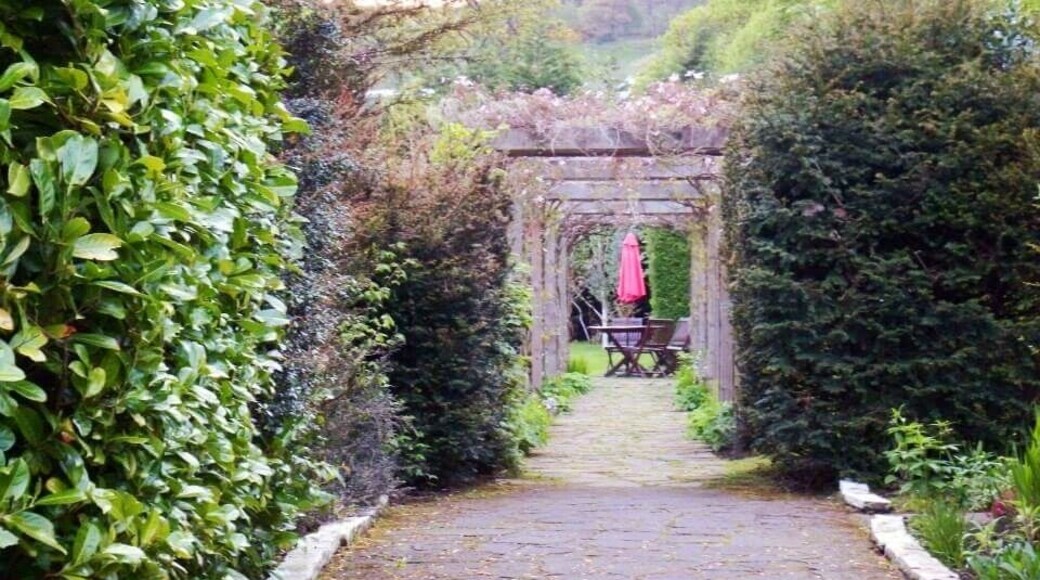 Dalmeny Park Gardens.