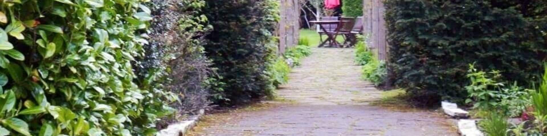 Dalmeny Park Gardens.